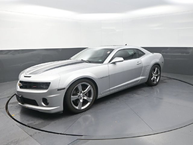 Used 2010 Chevrolet Camaro SS w/ RS Package RWD image 3