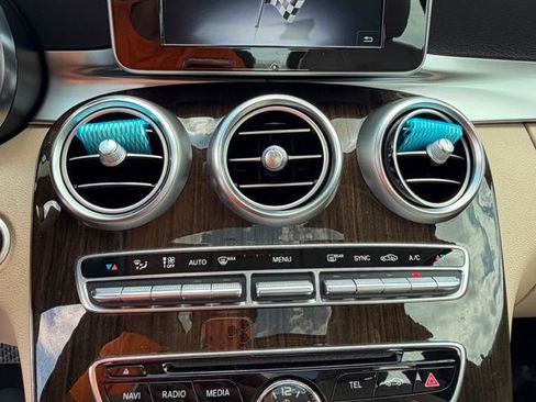 Used 2018 Mercedes-Benz C 300 4MATIC Sedan image 22