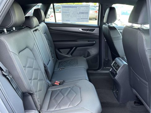 New 2026 Volkswagen Atlas Cross Sport SE image 15