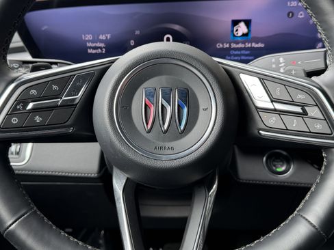 Used 2025 Buick Enclave Preferred image 41