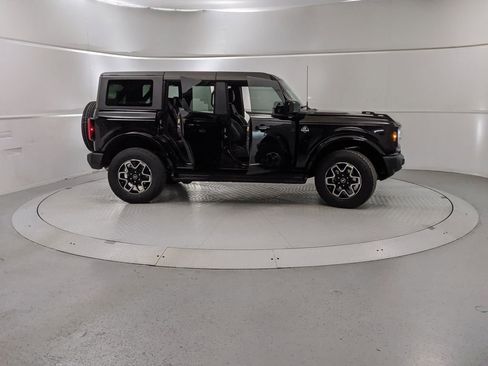 New 2025 Ford Bronco Outer Banks image 8