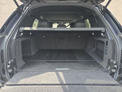 New 2025 Land Rover Range Rover SE image 24
