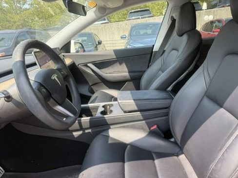 Used 2022 Tesla Model Y Performance AWD/4WD image 3
