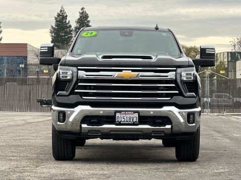 Used 2024 Chevrolet Silverado 2500 LTZ w/ LTZ Convenience Package image 9