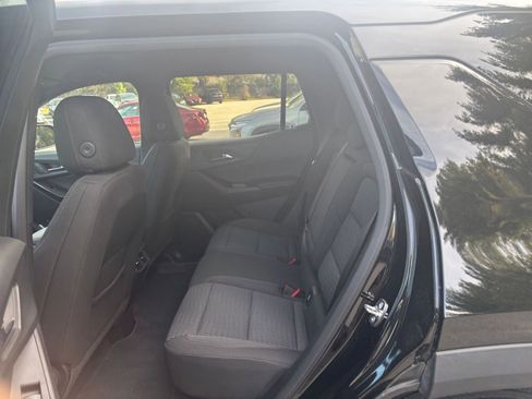 Used 2025 Chevrolet Equinox LT image 23