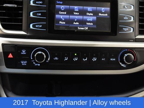 Used 2017 Toyota Highlander LE FWD image 20