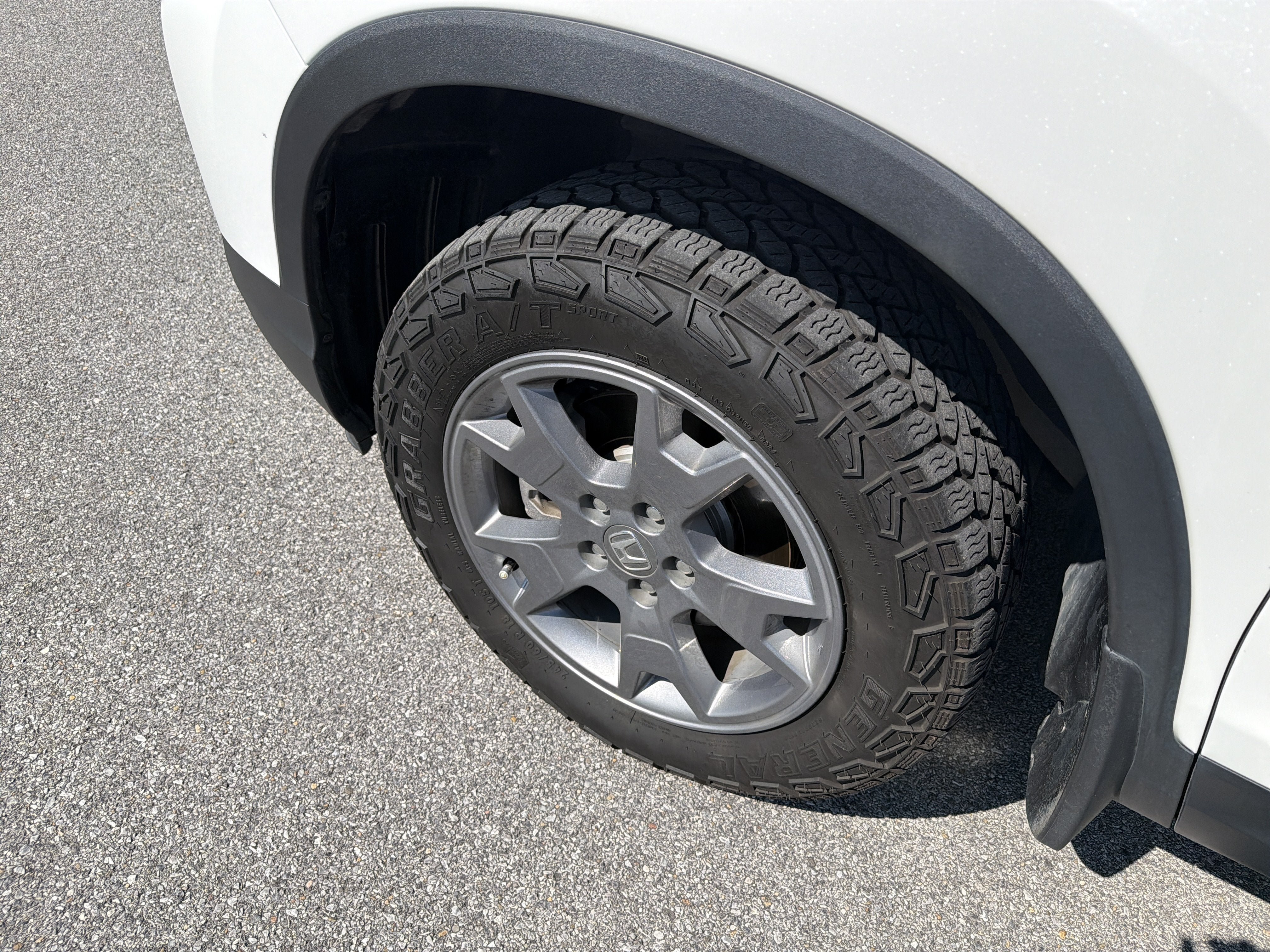 Used 2025 Honda Passport TrailSport image 12