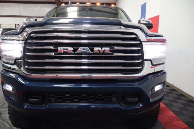 Used 2022 RAM 3500 Limited AWD/4WD image 32