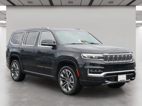 Used 2022 Jeep Grand Wagoneer Series III w/ Rear Seat Video Group 1 AWD/4WD image 1