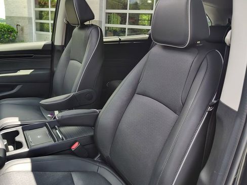 Used 2025 Honda Odyssey Elite image 16