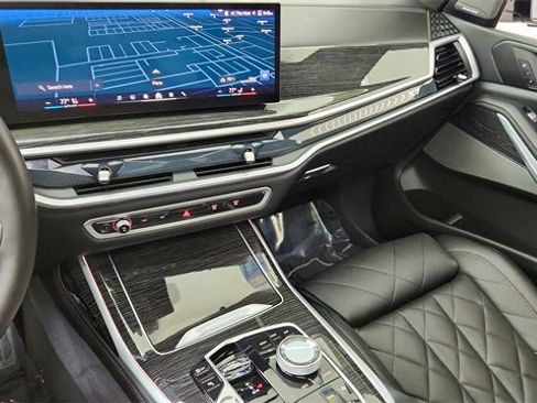 Used 2024 BMW X7 xDrive40i w/ M Sport Package image 47