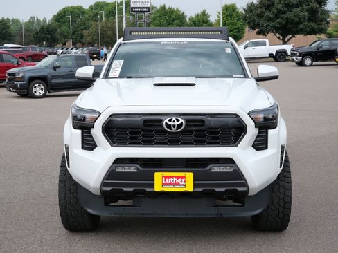 Used 2025 Toyota Tacoma TRD Sport AWD/4WD image 2