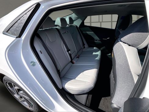 New 2026 Hyundai Elantra Limited image 10