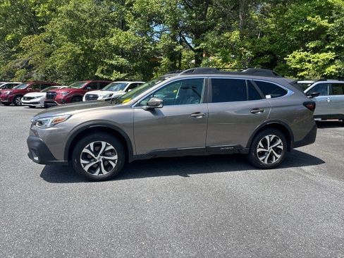 Used 2022 Subaru Outback Limited w/ Popular Package #2 AWD/4WD image 3