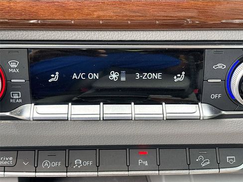 Used 2022 Audi Q5 2.0T Premium w/ Convenience Package image 17