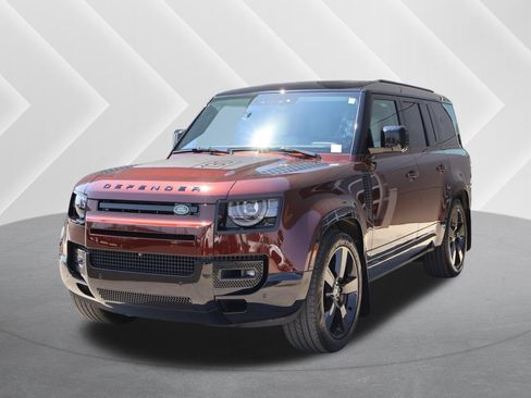 Used 2025 Land Rover Defender 130 X-Dynamic SE AWD/4WD image 1