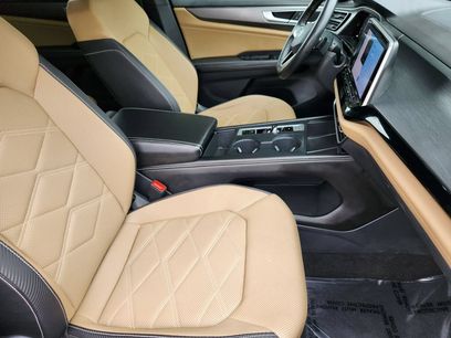 Used 2024 Volkswagen Atlas Cross Sport SE