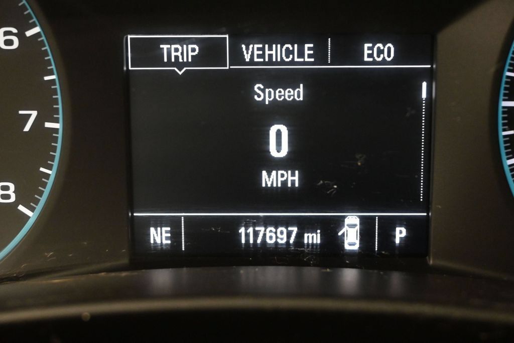 Used 2018 Chevrolet Equinox LS FWD image 11