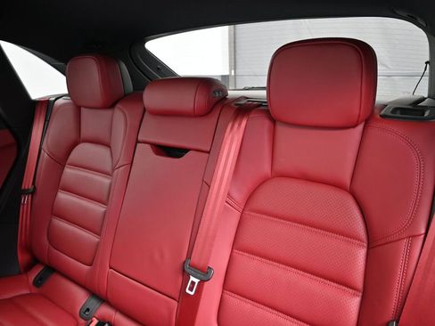 New 2026 Porsche Macan S image 6