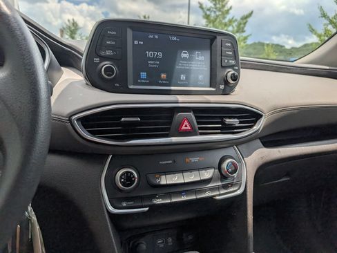 Used 2019 Hyundai Santa Fe SE FWD image 14