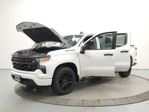 Used 2023 Chevrolet Silverado 1500 Custom image 11
