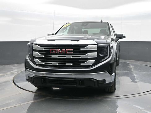 Used 2024 GMC Sierra 1500 SLE AWD/4WD image 3