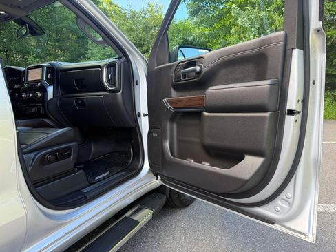 Used 2019 GMC Sierra 1500 SLT w/ SLT Premium Plus Package AWD/4WD image 29