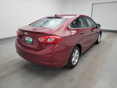 Used 2017 Chevrolet Cruze LT w/ Convenience Package FWD image 9