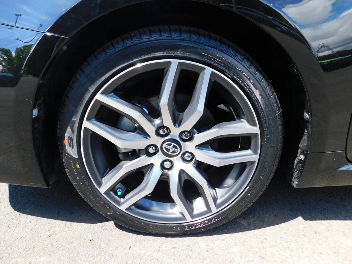 Used 2014 Scion tC FWD image 23