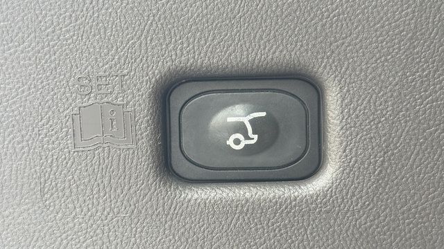 Used 2016 Lincoln MKX Select w/ Select Plus Package FWD image 17