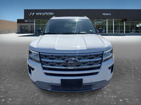 Used 2018 Ford Explorer XLT w/ Equipment Group 202A FWD image 2
