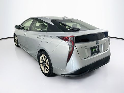 Used 2016 Toyota Prius Three Touring FWD image 5