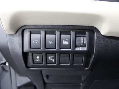 Used 2020 Subaru Ascent Limited image 8