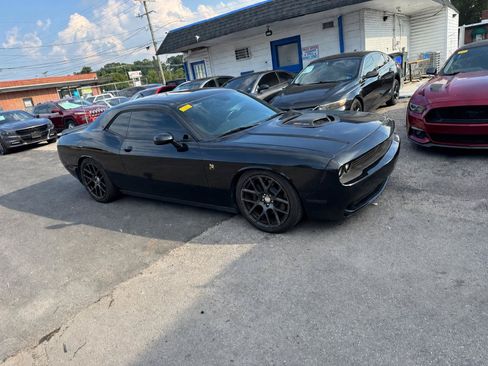 Used 2016 Dodge Challenger R/T Scat Pack RWD image 2