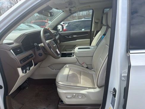 Used 2023 GMC Yukon Denali AWD/4WD image 9