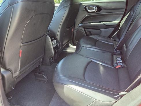 Used 2025 Jeep Compass Trailhawk AWD/4WD image 11