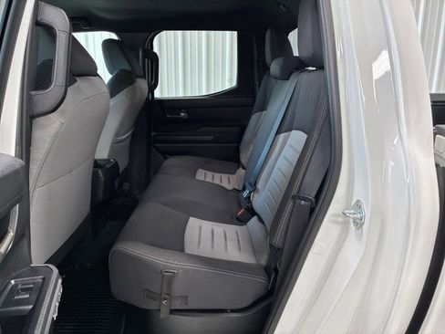 Used 2025 Toyota Tacoma TRD Sport image 15