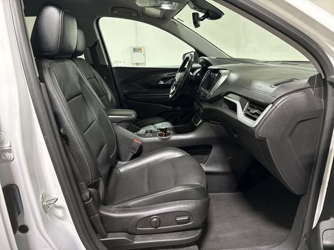 Used 2022 GMC Terrain SLT w/ Infotainment Package II FWD image 21