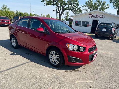 Used 2014 Chevrolet Sonic LT FWD image 3
