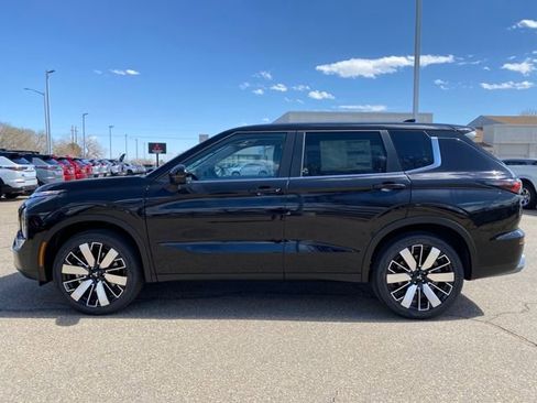 New 2026 Mitsubishi Outlander SE AWD/4WD image 2
