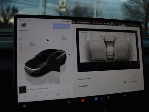 Used 2026 Tesla Model Y 2WD image 21