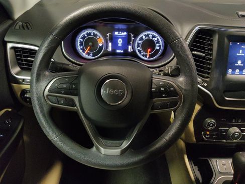 Used 2019 Jeep Cherokee Latitude w/ Popular Appearance Group image 22