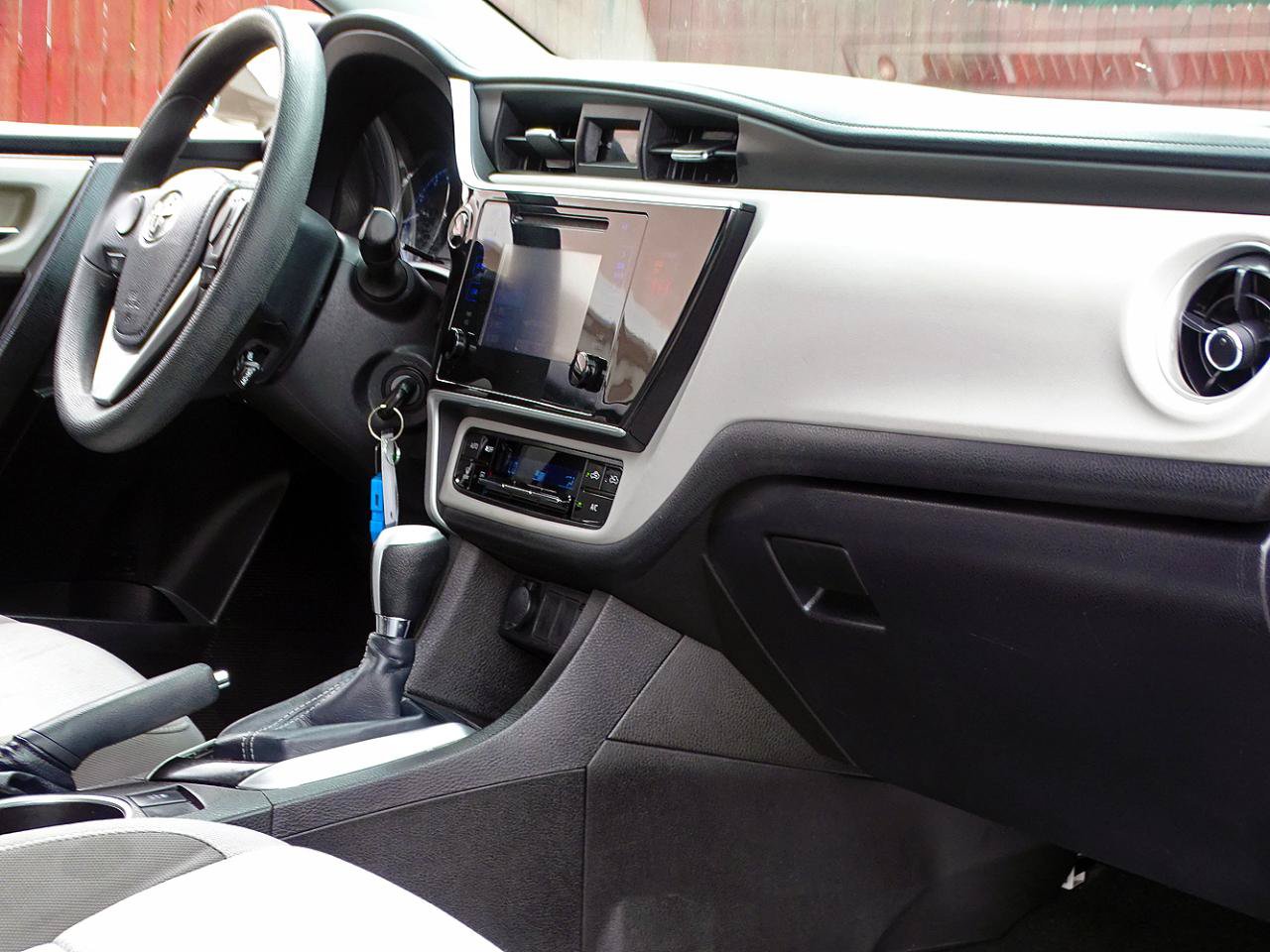 Used 2019 Toyota Corolla LE FWD image 28