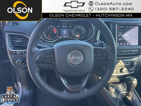 Used 2022 Jeep Cherokee Trailhawk image 12