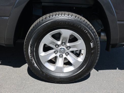 Used 2022 RAM 1500 Laramie AWD/4WD image 10