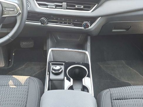 Used 2026 Chevrolet Equinox LT FWD image 19