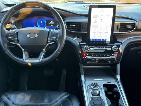 Used 2021 Ford Explorer Platinum w/ Equipment Group 601A image 18