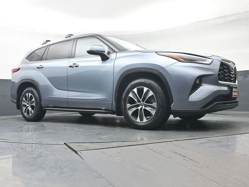 Used 2022 Toyota Highlander XLE image 43