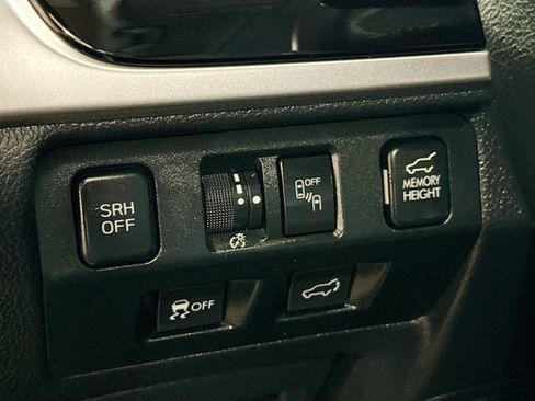 Used 2018 Subaru Forester 2.5i Limited AWD/4WD image 11