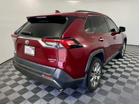 Used 2019 Toyota RAV4 Limited w/ Advanced Technology Package AWD/4WD image 5